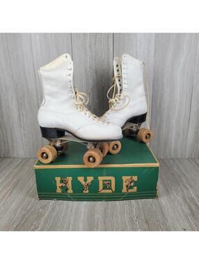 Vintage HYDE Chicago Woman's Roller Skates White Leather Size 6.5 Womans w/ Box